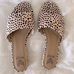 VICI Connie Faux Suede Sandal - Cheetah - 8.5